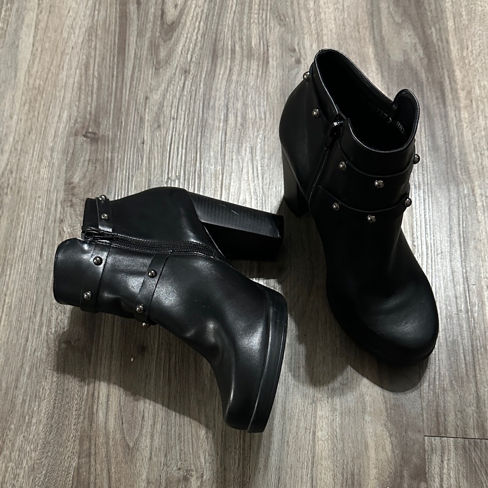 ANDREA FENZI Black Heeled Boots - Picture 9 of 11
